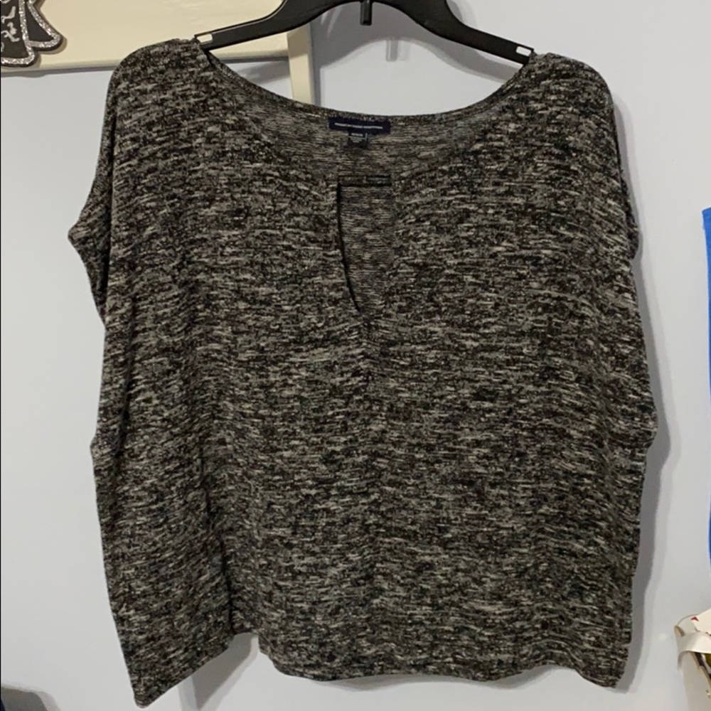 American eagle key whole shirt